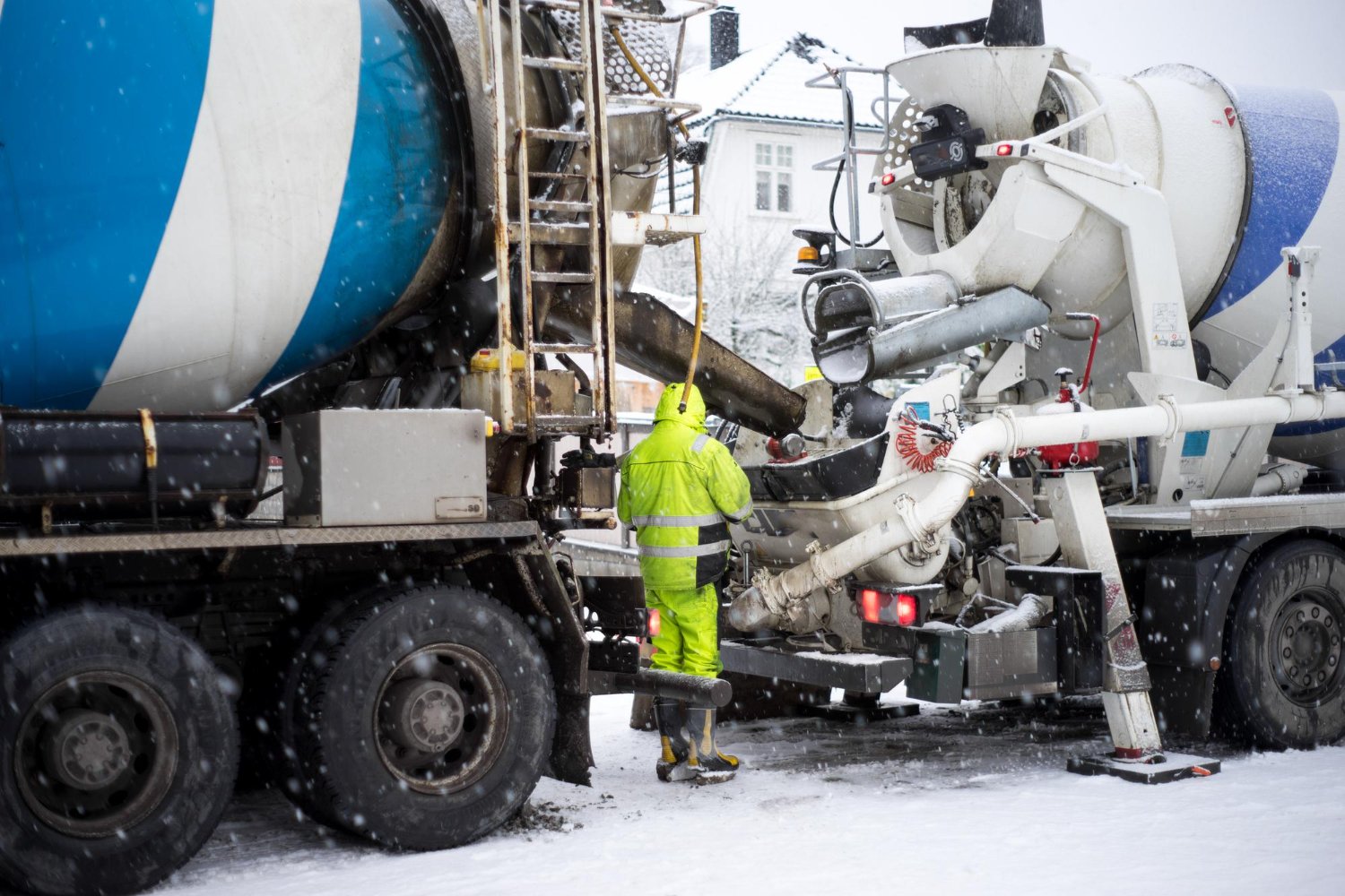 Ways Concrete Line Pump Service Helps During Cold Months